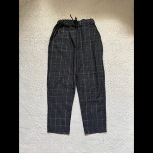 Gray Elasticized Mid Rise Cropped Pants
